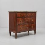 1252 2027 CHEST OF DRAWERS